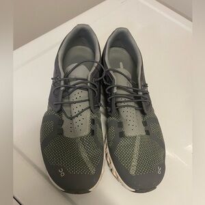 On Running Men's Green size M9.5